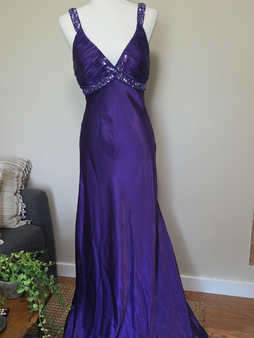 ✨ Gorgeous Vintage Dave & Johnny Purple Satin Embellished Prom / Formal Gown ✨